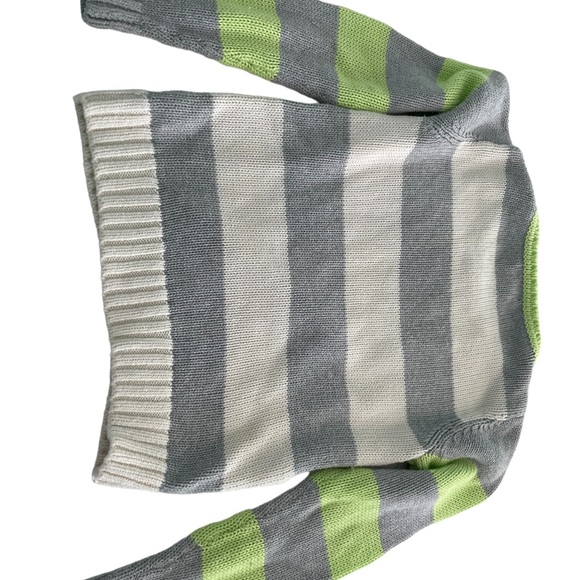 Forever 21. Girls. Size M. Green, gray, and white - Picture 2 of 3